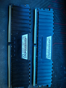 Corsair vengeance 32gb 3200mhz (2 foto / 3)