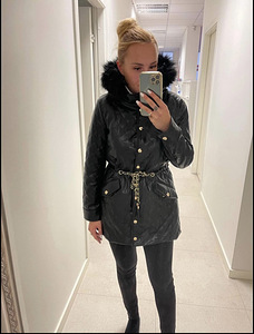 Naiste parka Guess (2 foto / 3)
