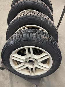 Kummiga kettad Ford focus1 r15 (2 foto / 2)