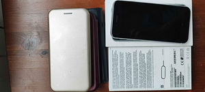 iPhone SE 2020 128 gb (4 foto / 5)