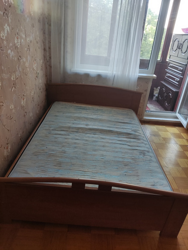Кровать