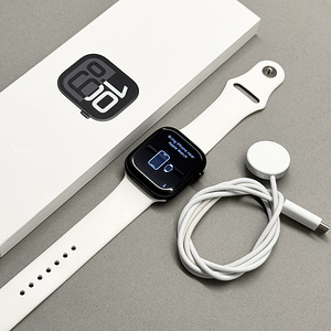Apple Watch Series 10, 46mm, GPS, Jet Black (1 foto / 3)