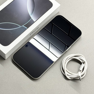 Apple iPhone 16 Pro Max, 256gb, White Titanium (2 foto / 3)
