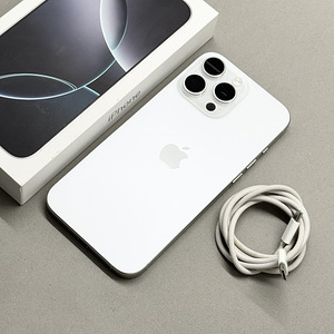Apple iPhone 16 Pro Max, 256gb, White Titanium (3 foto / 3)