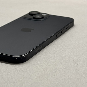 Apple iPhone 15, 256gb, Black (5 foto / 7)