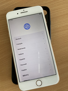 iPhone 8 плюс золото (4 фото из 4)
