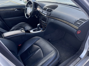 Mercedes Benz E270CDI AMG Pack. (5 foto / 10)