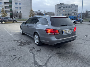Mercedes Benz E250CDI T 4matic (2 foto / 6)