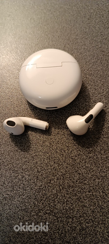 Apple AirPods (фото #3)