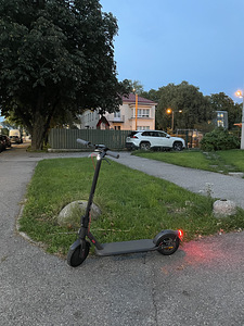 Xiaomi Electric Scooter 4 (6 foto / 6)