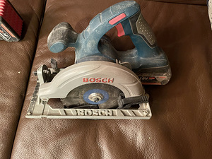 Bosch Professional GKS 18V-Li, GWS 18-125 V-LI,GSR 18V-LI (1 foto / 6)