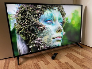 LG 49" 4K UHD Smart TV (6 фото из 10)