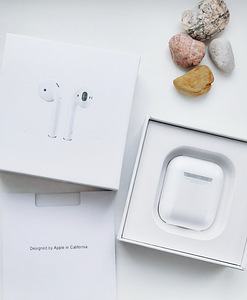Airpods 2 (4 фото из 6)