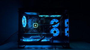 Corsair Build | Ryzen 5 5600X | MSI 3070TI Suprim X (1 foto / 10)