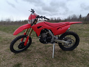 2020 Honda crf 450r (1 foto / 4)