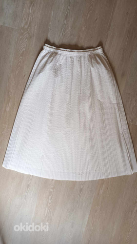 COS белая плиссированная юбка (фото #2)