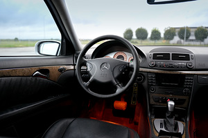 2005 Mercedes-Benz w211 e280 (5 foto / 15)