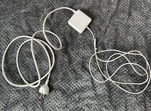 Apple Adapter 45W MagSafe Power Adapter (2 foto / 3)