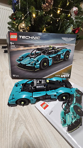 LEGO Technic Aston Martin Valkyrie 42208, 707 tk. (3 foto / 3)