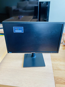 Монитор самсунг LS23C45KBS 23" TN 1920x1080 (1 фото из 4)