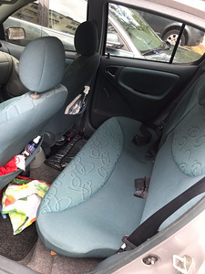Toyota Yaris (8 foto / 8)