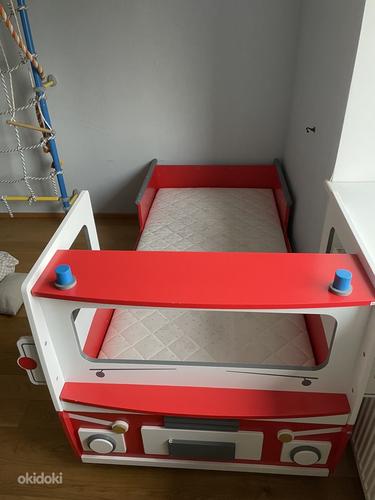 Детская кроватка с матрасом для вашего ребенка (фото #3)