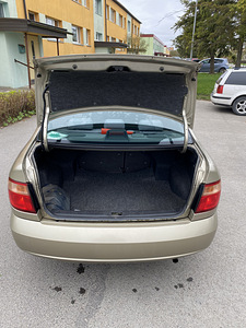 Nissan almera (6 foto / 8)