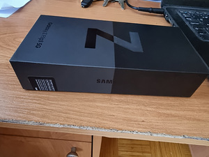 New samsung Galaxy Z Flip3 5G 128GB Rom, 8GB Ram, Black (2 foto / 6)