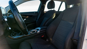 Mercedes-Benz C220 2015 (6 foto / 15)