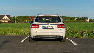 Mercedes-Benz C220 2015 (9 foto / 15)