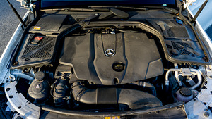 Mercedes-Benz C220 2015 (13 foto / 15)
