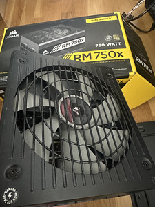 Corsair RM750x 750w 80plus gold TÄISMODULAARNE (3 foto / 5)