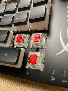 HyperX Alloy Elite RGB + KINGSTON KEYBOARD ACC KEYCAPS (6 foto / 6)