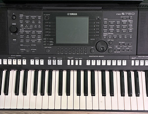 Синтезатор Yamaha psr-s750 (2 фото из 5)