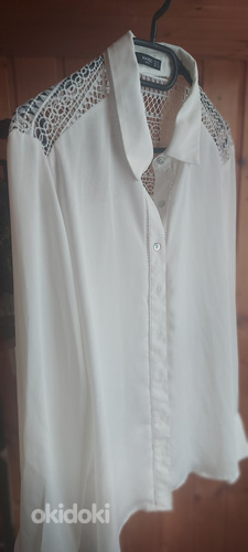 MANGO Белая блузка с кружевом (фото #2)