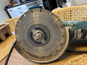 NURKLIHVIJA MAKITA GA9020SF02 D230mm 2200W (4 foto / 4)