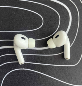 AirPods Pro 2 (3 фото из 3)