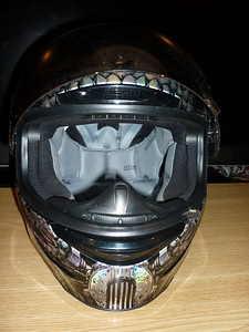 Icon Airmada Bioskull Helmet Review (2 foto / 9)