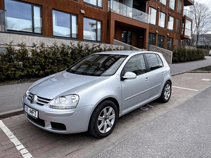 Volkswagen Golf 1.6 benz (2 foto / 12)