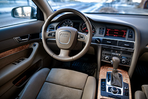 Audi A6 C6 (136 тыс км) 3.2 бензин (12 фото из 14)