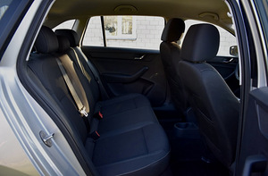 Skoda Rapid 1.2 tsi 2014 (74000km) (9 foto / 10)