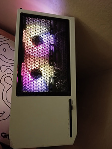 Gaming PC rx 7800 xt / ryzen 7 5800x / 32gb 2tb ssd (5 foto / 5)