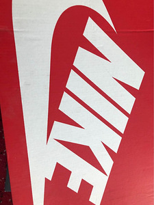 Nike обувь (2 фото из 4)