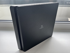 PlayStation 4 (3 foto / 5)