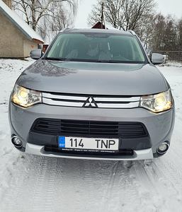 Mitsubishi outlander (4 foto / 5)
