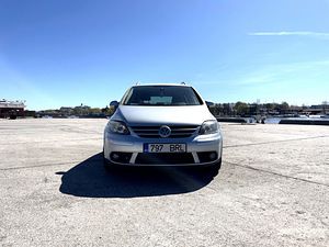 Volkswagen Golf (2 foto / 6)