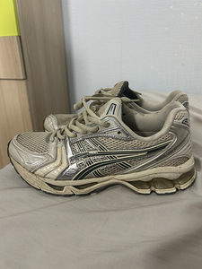 Asics gel kayano 14 (1 foto / 3)