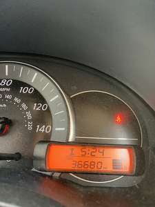 Nissan Micra 2014 (6 фото из 7)