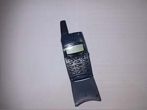 Telefon Ericsson T28s (5 foto / 6)