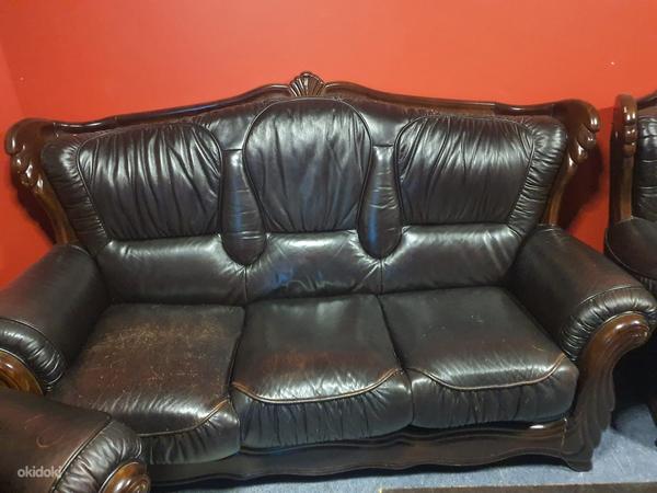 Продам кожаный диван и два кресла (фото #3)